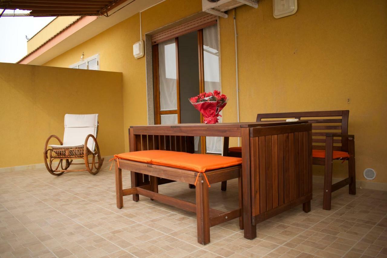 Apartamento Il Piccolo Attico In Centro Pozzallo Exterior foto